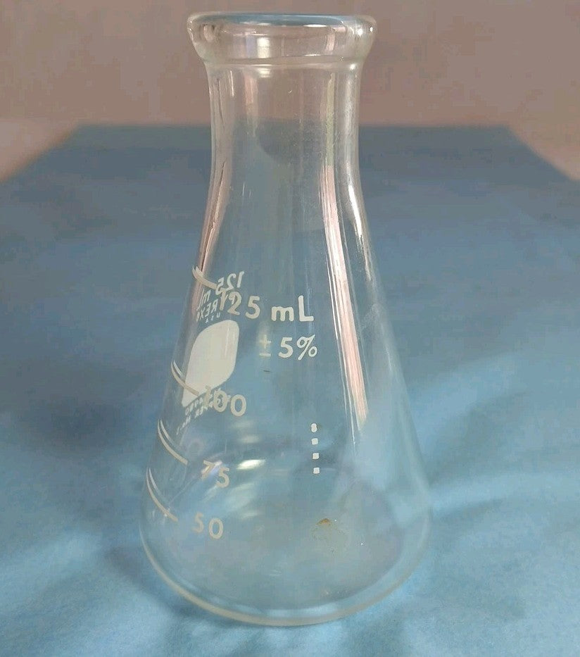 125 ml No 4980 Stopper No 5 Graduated Glass Erlenmeyer Flask.  Pyrex USA