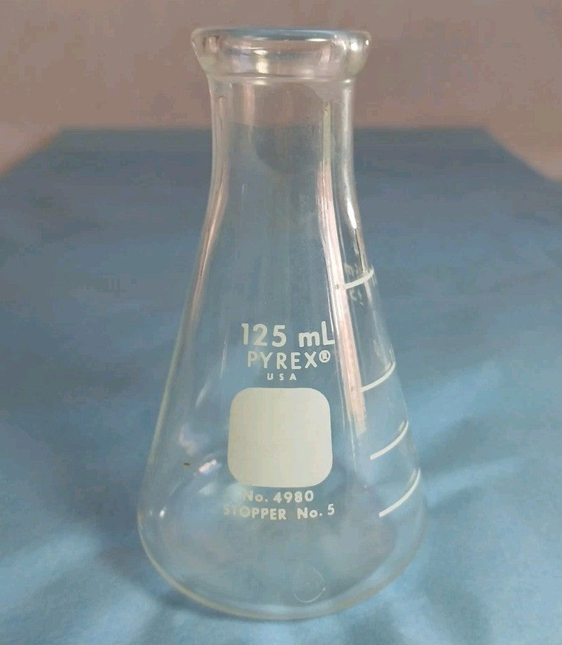 125 ml No 4980 Stopper No 5 Graduated Glass Erlenmeyer Flask.  Pyrex USA