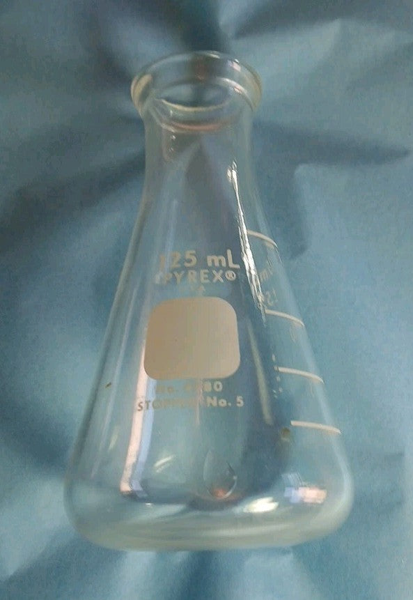 125 ml No 4980 Stopper No 5 Graduated Glass Erlenmeyer Flask.  Pyrex USA