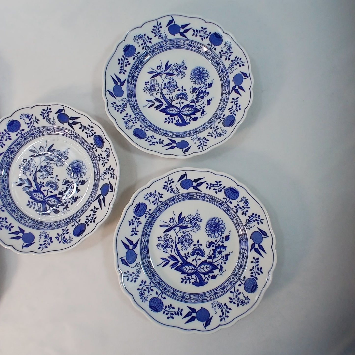 1- Hutschenreuther Blue Onion 8” Salad Plate Scalloped Rim