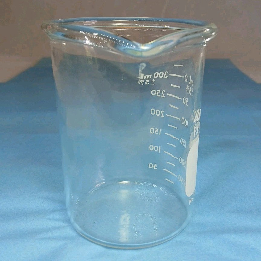 400ml Glass Beaker, Griffin Low Form, Graduated, PYREX 1000-400 (Single) USA