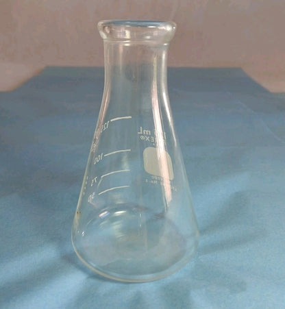 125 ml No 4980 Stopper No 5 Graduated Glass Erlenmeyer Flask.  Pyrex USA