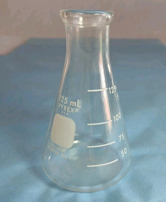125 ml No 4980 Stopper No 5 Graduated Glass Erlenmeyer Flask.  Pyrex USA